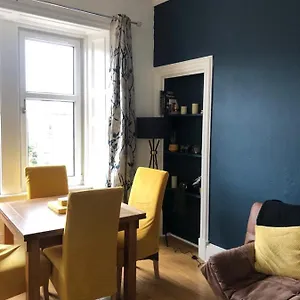 Lovely 2 Bedroom Close To City Centre Apartment