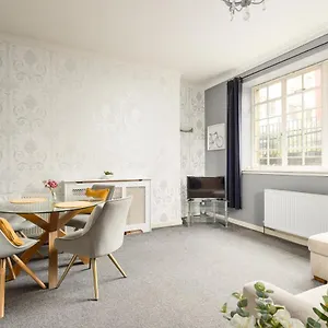 2 Bedroom Royal Mile Apartment