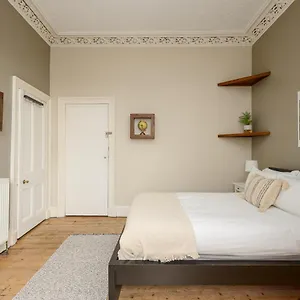 2 Bed Old Town - Next To Castle Apartment