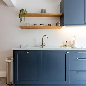 Brand New Riverside Apartment Christchurch (Dorset)